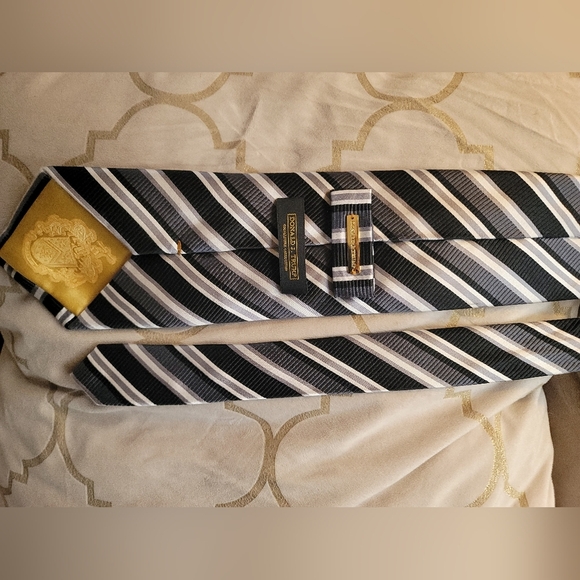 Classic Donald J Trump Tie - Picture 6 of 8